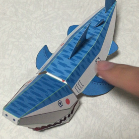 ペーパークラフト『サメロボ』の画像