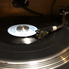 レコードの音に癒されようの画像