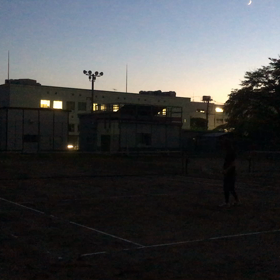 テニス  暗闇(-_-)  動画の画像