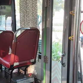 ローカルバスの画像