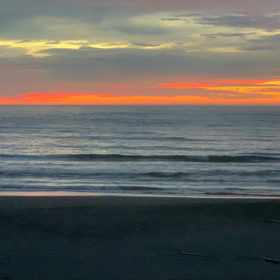 8月17日千葉北、東浪見の朝の波の画像