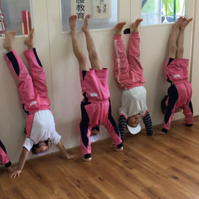 郡山市習い事！壁倒立はこうしてやる！成功！！の画像