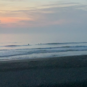 8月3日千葉北、東浪見の朝の波の画像