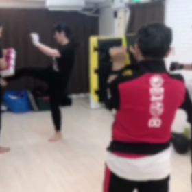 年末恒例の108つのキックの画像