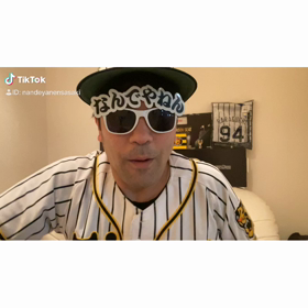 阪神タイガースYouTuber なんでやねん佐々木の画像