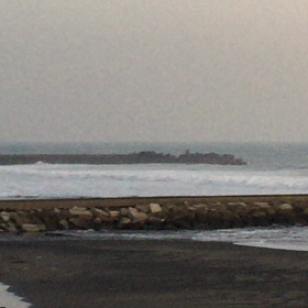 1月16日千葉北、東浪見の朝の波の画像