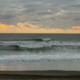 1月17日千葉北、東浪見の朝の波の画像