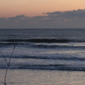 11月22日千葉北、東浪見の朝の波の画像