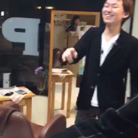 TAKA統括マネージャーの祝い方。の画像