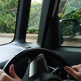 狭い駐車場への画像