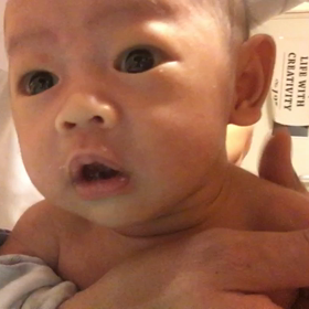 ベビーマッサージの画像