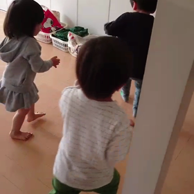 リトミック仲良しさん。母子分離の画像