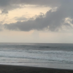 8月14日千葉北、東浪見の朝の波の画像