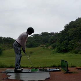 ボールを打たずに素振りと同じ様に振るの画像