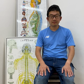 座位で足を組みたくなる〜の画像