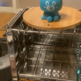 どんぐりとスイッチの画像