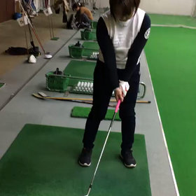 ウェッジでセカンドショットを打つ時にダフる。の画像