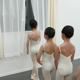 カーテンを使って練習の画像