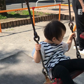 2歳9ヶ月❁1人でブランコに乗れた！の画像