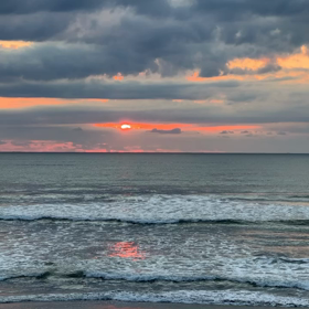 4月11日千葉北、東浪見の朝の波の画像