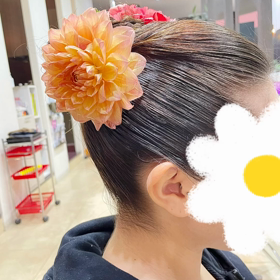 成人式スタイルで生花ヘアアレンジ！の画像