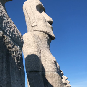 モアイ と 頭大仏 と ストーンヘンジ。の画像