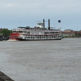 ミシシッピ クルーズの船の画像