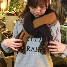 今日はストールの巻き方動画の画像