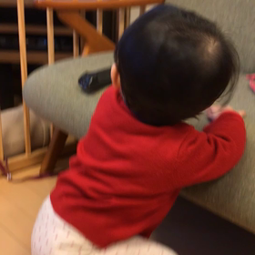 ヘドバンする天才赤ちゃんの画像