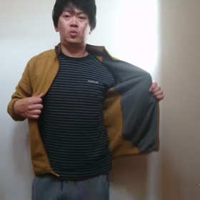 左からジャケットが脱げない。の画像