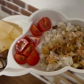 【育児】初めてご飯を器ごとひっくり返された時の対処の画像