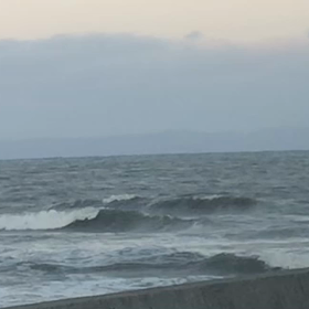 今朝のオイラの波乗り、、自撮りより、、ダルダルな波の画像