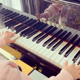 小さな手で頑張っています☆の画像