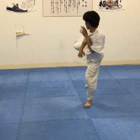 ５本蹴り！の画像