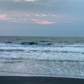 4月21日千葉北、東浪見の朝の波の画像