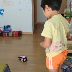 朝起きてラジコンカーを買いに行ってきました。の画像