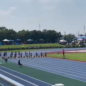 男子80m予選③の画像