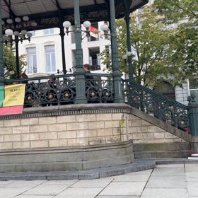 朝市とコンサートの画像