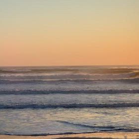11月7日千葉北、東浪見の朝の波の画像