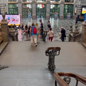 駅舎の中はの画像