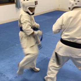 蹴りの捌き特訓！の画像