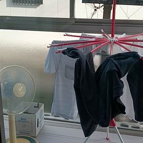 サンルームでの洗濯物を早く乾かすの画像