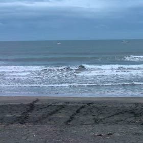 12月29日千葉北、東浪見の朝の波の画像