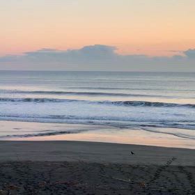 12月17日千葉北、東浪見の朝の波の画像