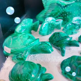 ✨マラカイトの置物　水の生き物✨の画像