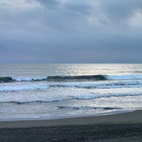 1月29日千葉北、東浪見の朝の波の画像