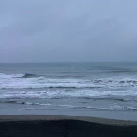 12月14日千葉北、東浪見の朝の波の画像