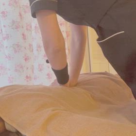 エステティシャンのもみほぐしの画像