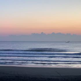 11月13日千葉北、東浪見の朝の波の画像