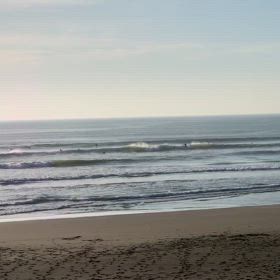 5月18日千葉北、東浪見の朝の波の画像